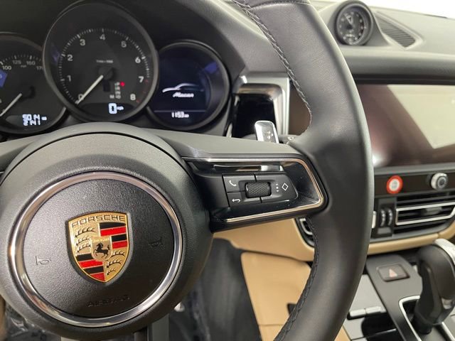 Used 2025 Porsche Macan image 37