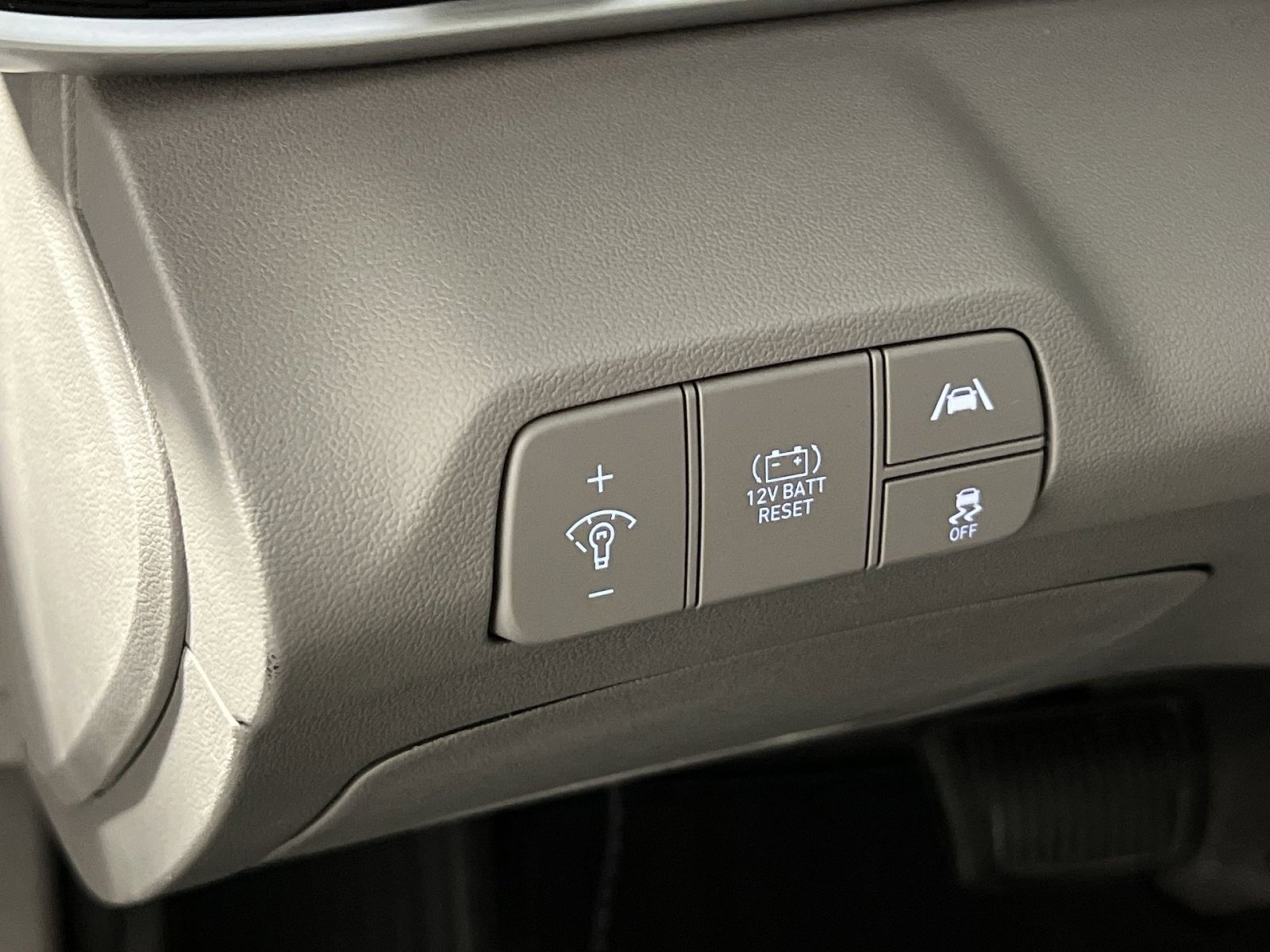 Used 2023 Hyundai Elantra Blue w/ Preferred Accessory Package image 31