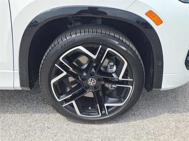 New 2026 Volkswagen Tiguan SEL R-Line AWD/4WD image 18