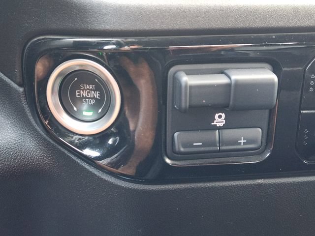 Used 2025 Chevrolet Silverado 1500 LT RWD image 8