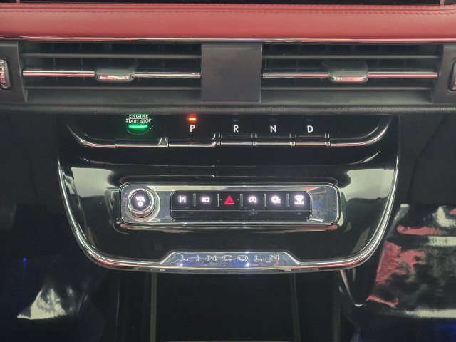 Used 2025 Lincoln Corsair Reserve AWD/4WD image 23
