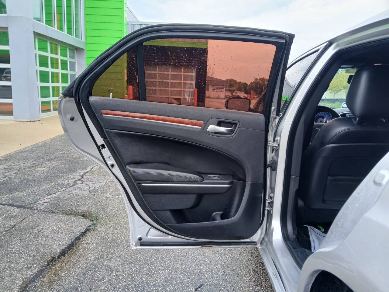 Used 2012 Chrysler 300 Limited RWD image 12