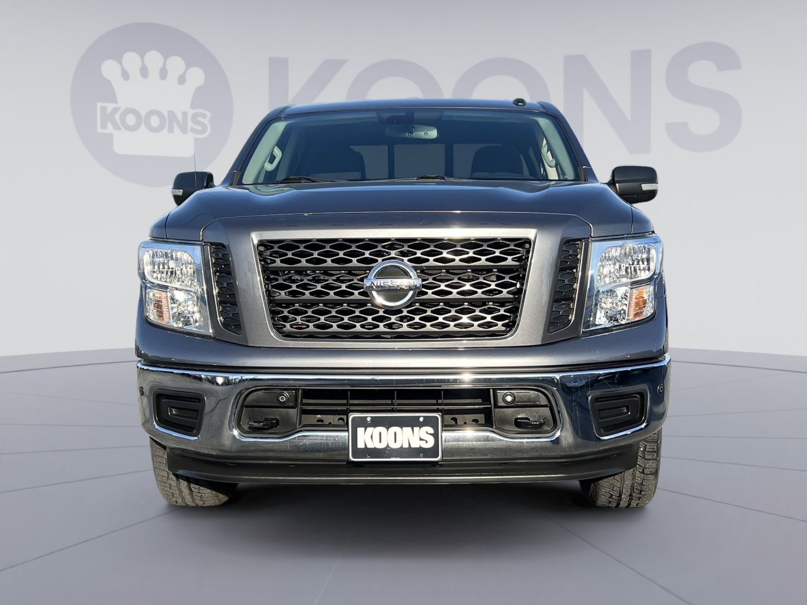 Used 2019 Nissan Titan SV w/ SV Convenience Package image 11