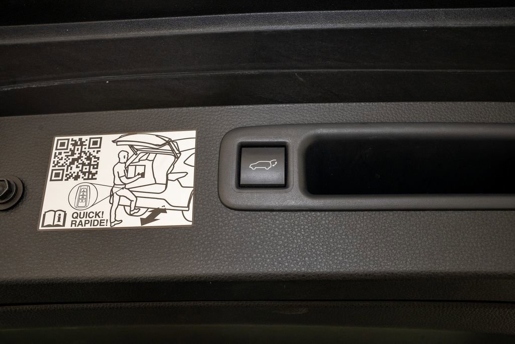 Used 2024 Toyota Highlander XLE image 6