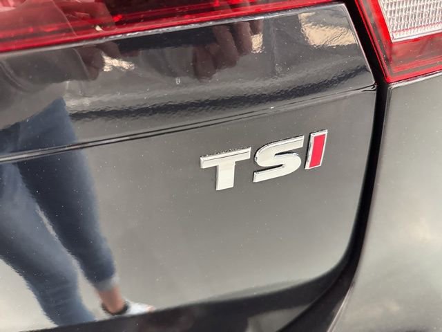 Used 2018 Volkswagen Tiguan SE FWD image 11
