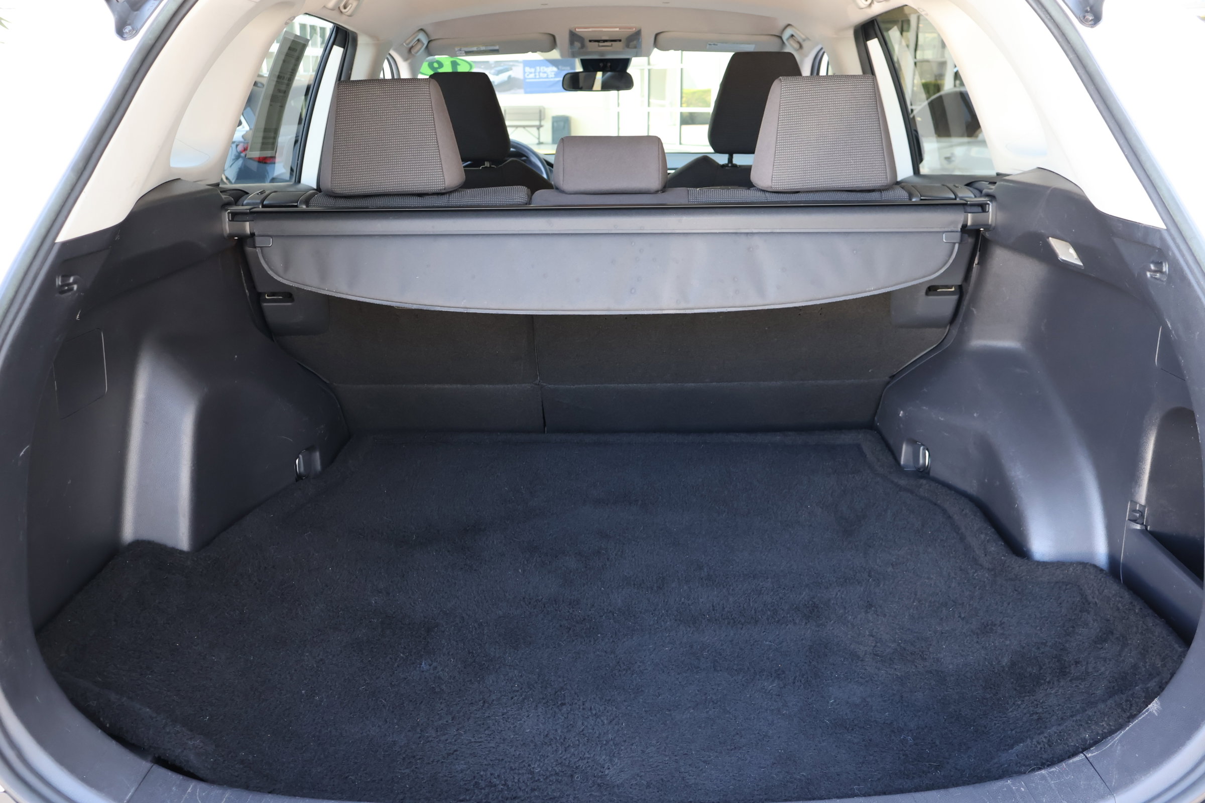 Used 2019 Toyota RAV4 LE FWD image 20