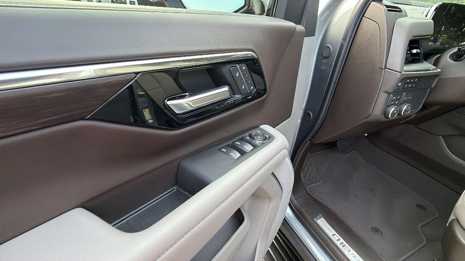 New 2026 Chevrolet Suburban LT w/ Comfort Package AWD/4WD image 15