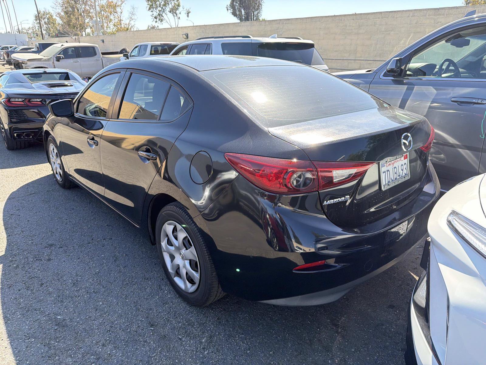 Used 2014 MAZDA MAZDA3 i SV FWD image 3