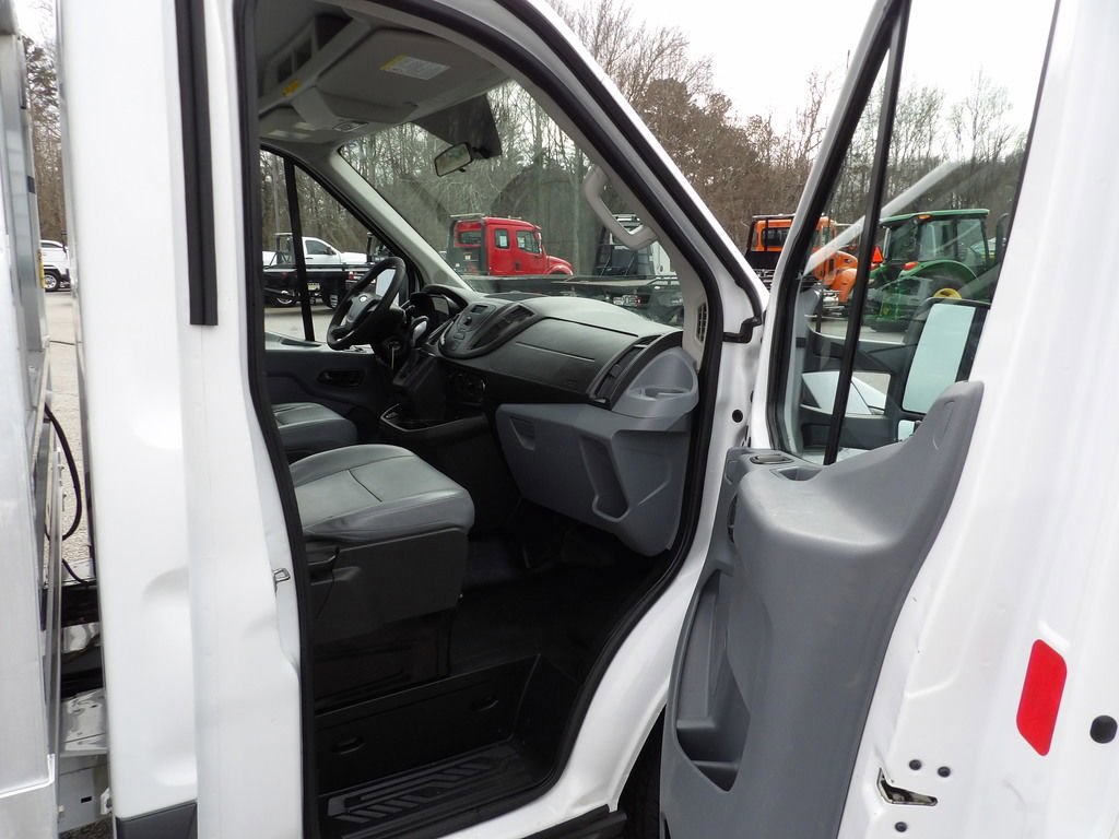 Used 2017 Ford Transit 250 138 RWD image 18