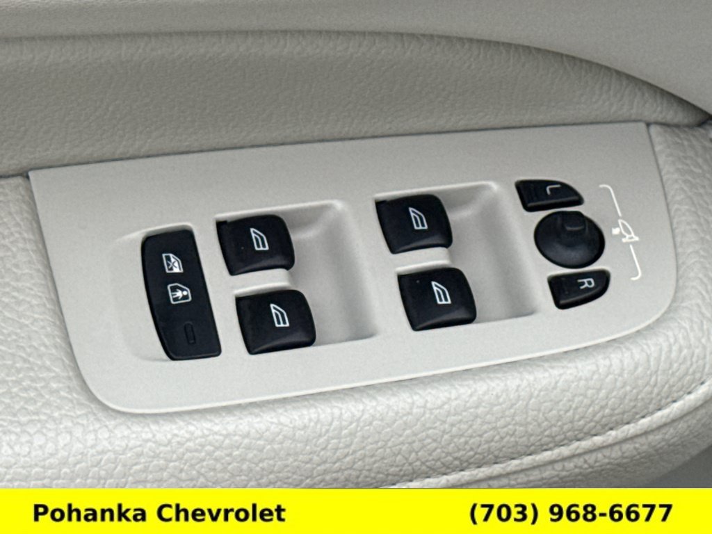 Used 2022 Volvo S60 B5 Momentum w/ Premium Package FWD image 19