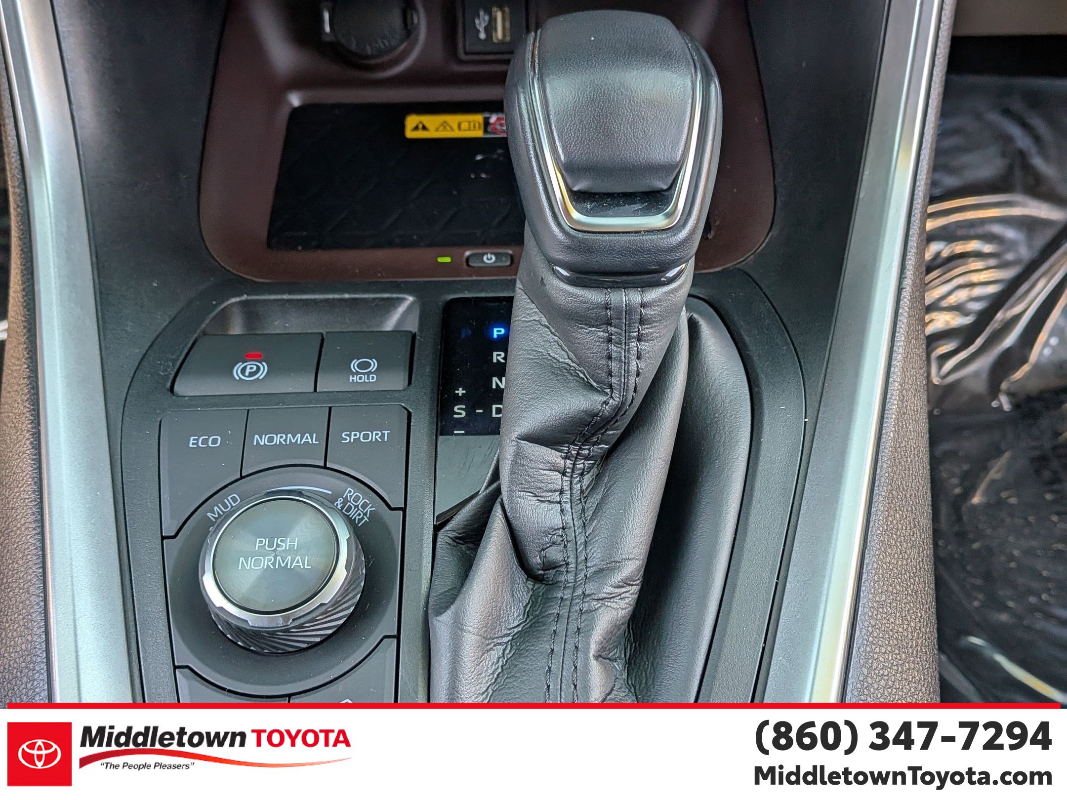 Used 2023 Toyota RAV4 Limited AWD/4WD image 27