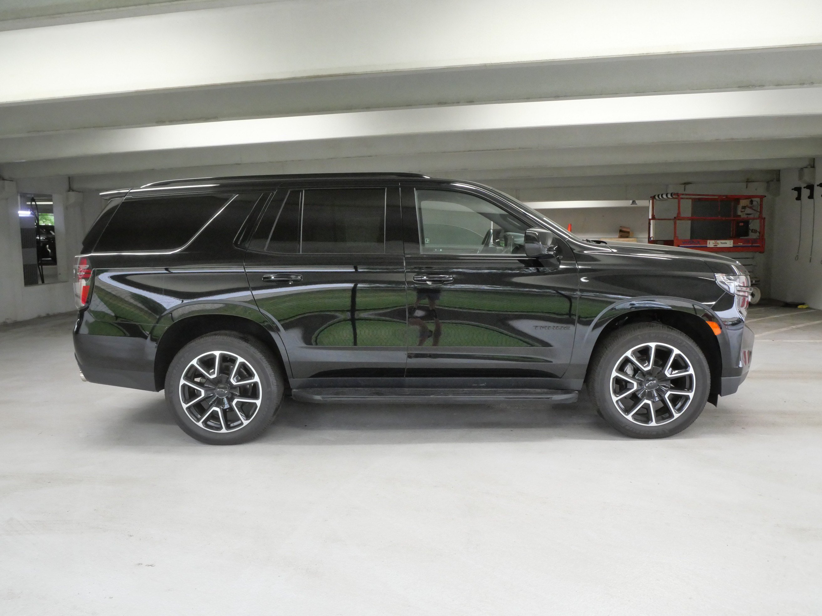 Used 2022 Chevrolet Tahoe RST w/ Sport Performance Package AWD/4WD image 41