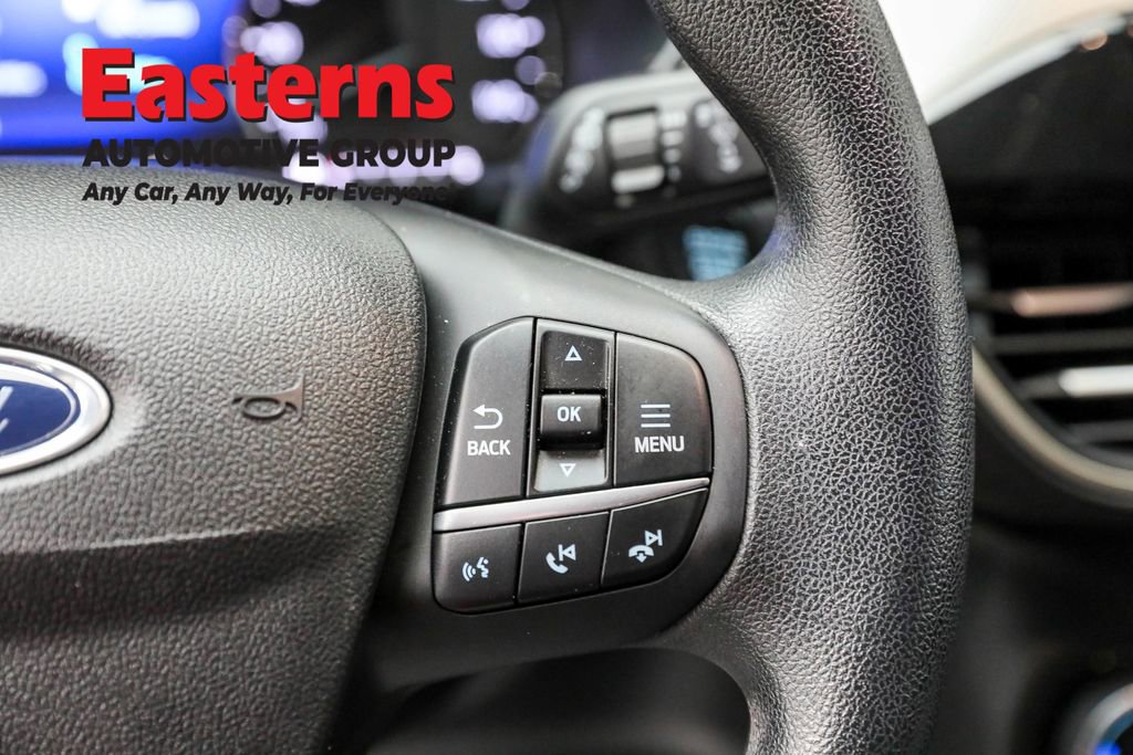 Used 2022 Ford Escape SE image 16