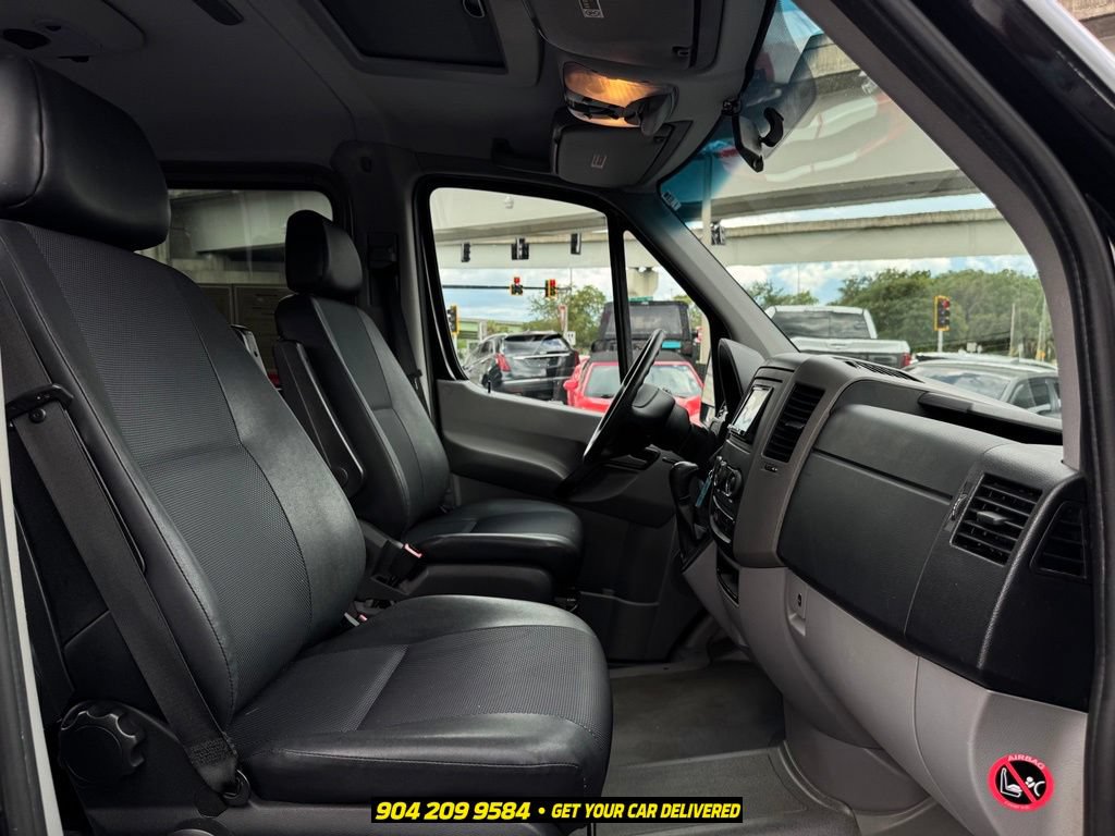 Used 2010 Mercedes-Benz Sprinter 2500 image 31