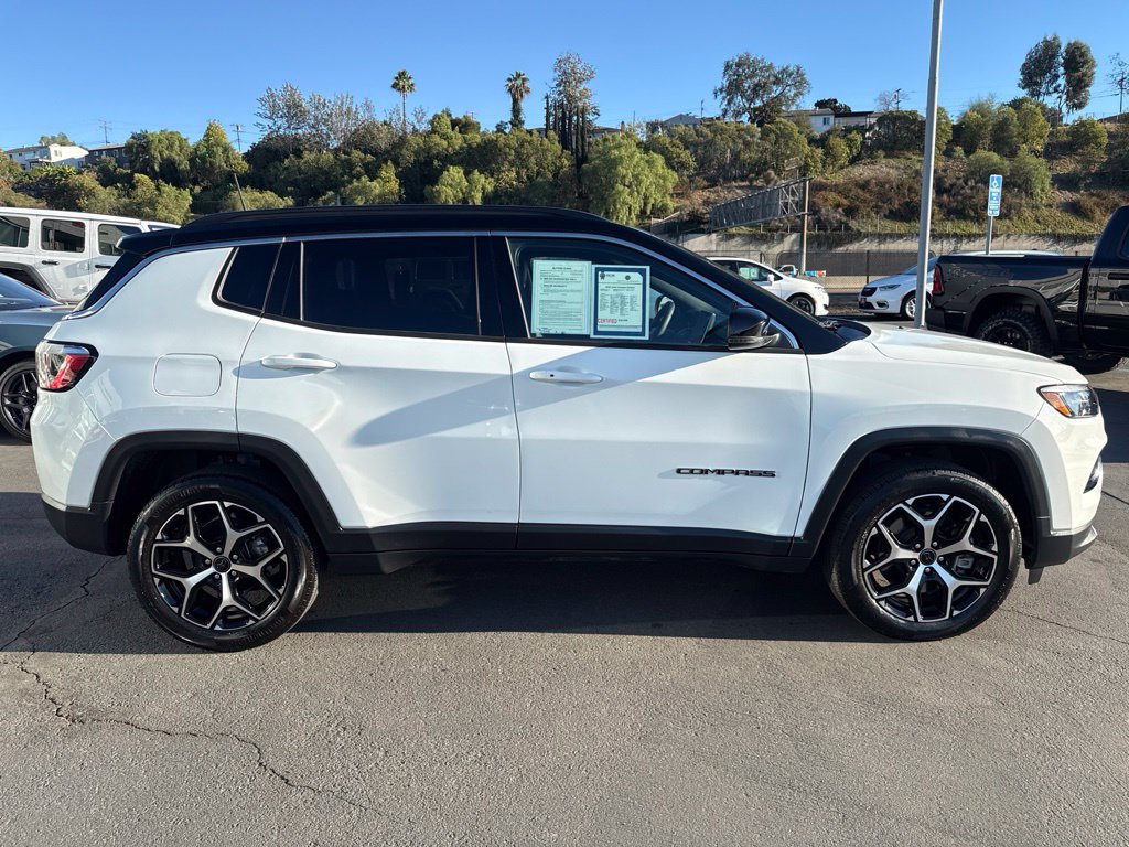 Certified 2025 Jeep Compass Limited AWD/4WD image 9