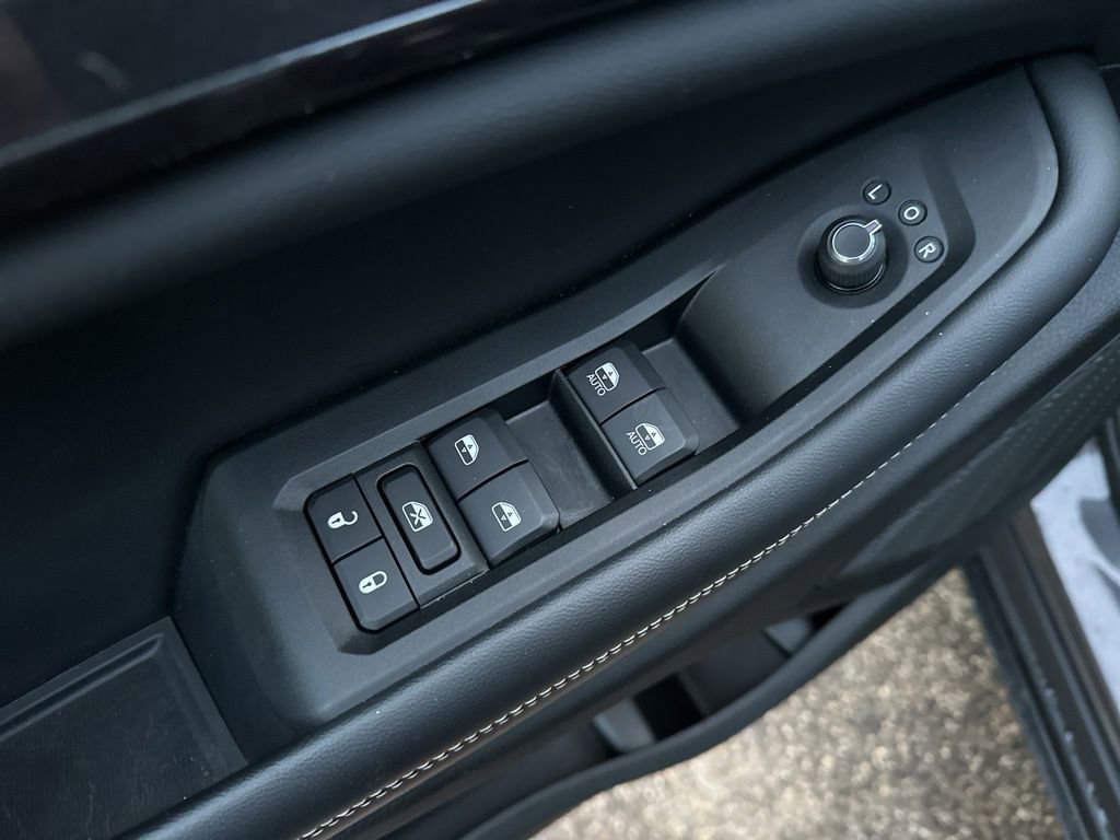 Used 2023 Jeep Grand Cherokee L Altitude image 13