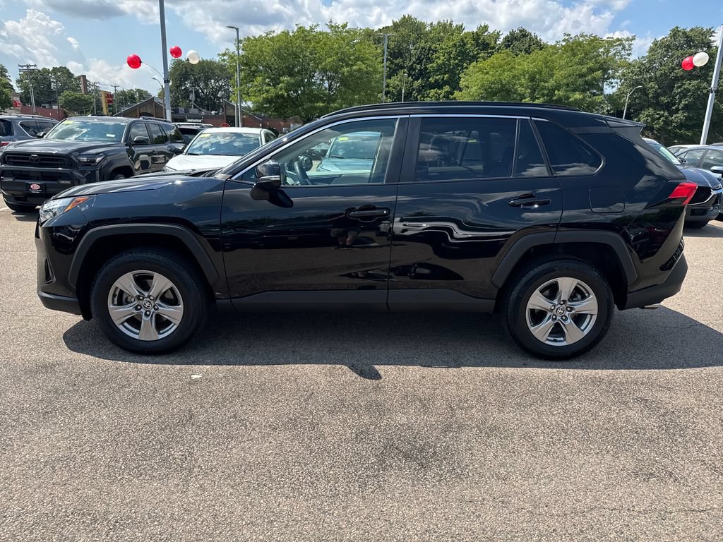 Used 2025 Toyota RAV4 XLE w/ Convenience Package AWD/4WD image 4
