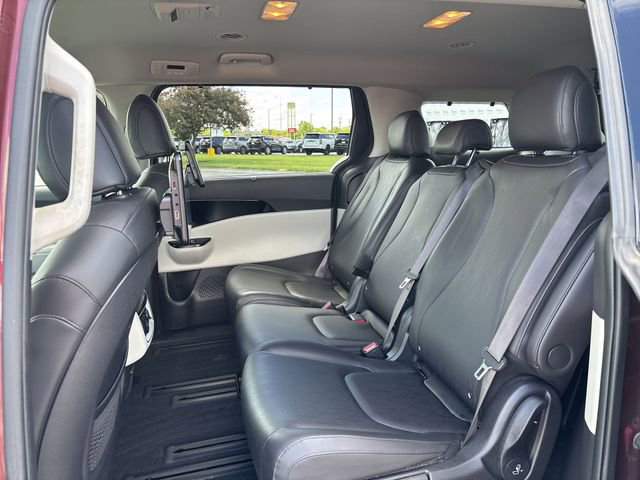 Used 2024 Kia Carnival SX FWD image 18