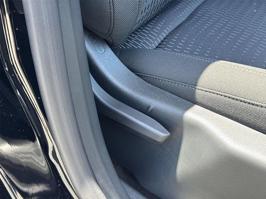New 2027 Chevrolet Equinox LT w/ LPO, Floor Liner Package FWD image 33