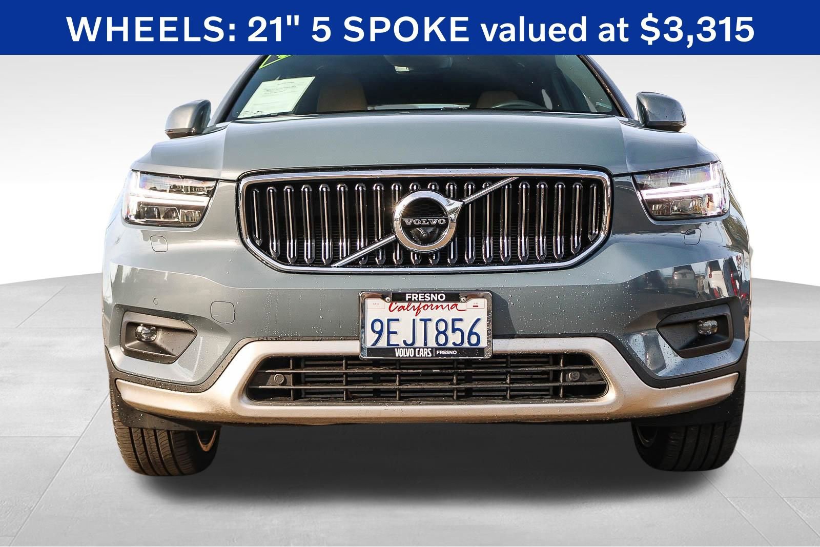 Used 2022 Volvo XC40 T5 Inscription w/ Advanced Package image 2