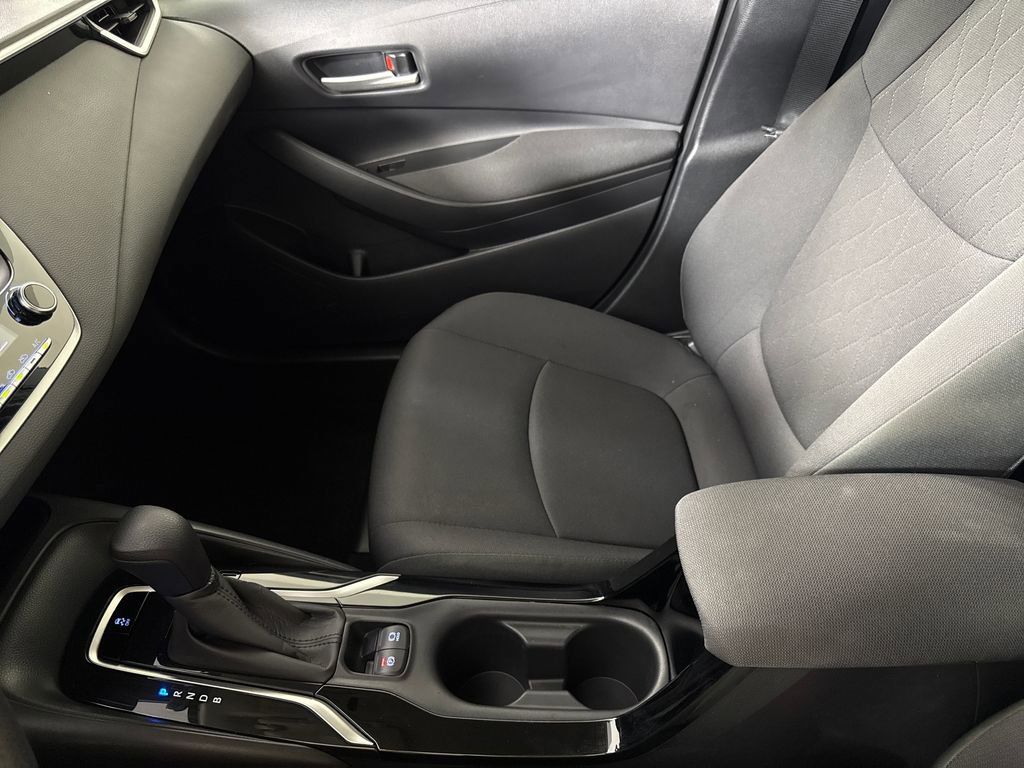 Used 2021 Toyota Corolla LE image 19