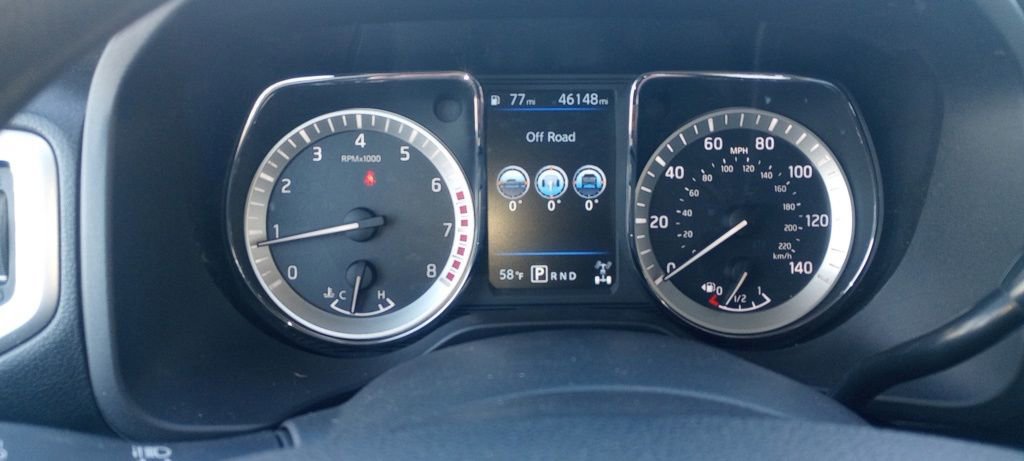 Used 2019 Nissan Titan SV image 13