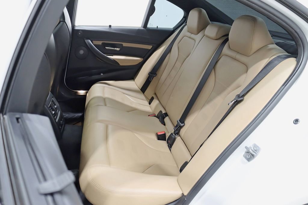 Used 2016 BMW M3 RWD image 30