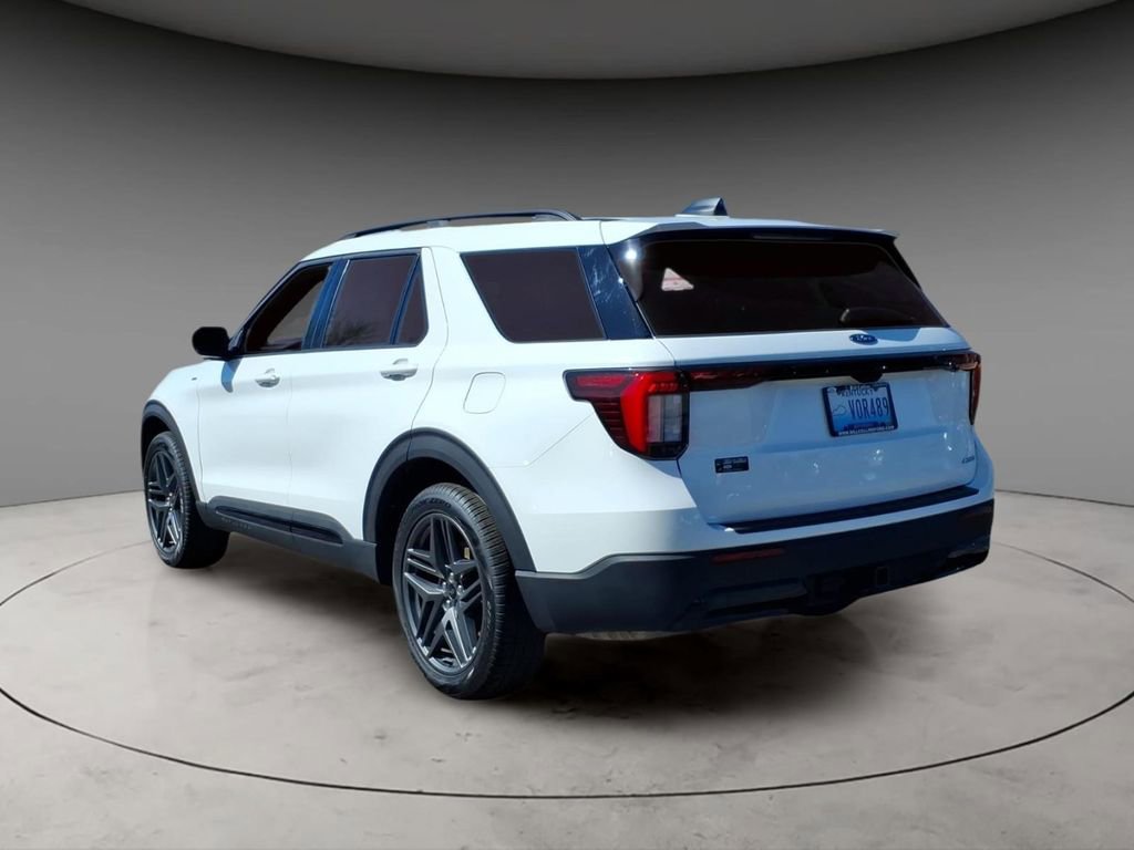 New 2026 Ford Explorer ST-Line w/ ST-Line Street Pack AWD/4WD image 3