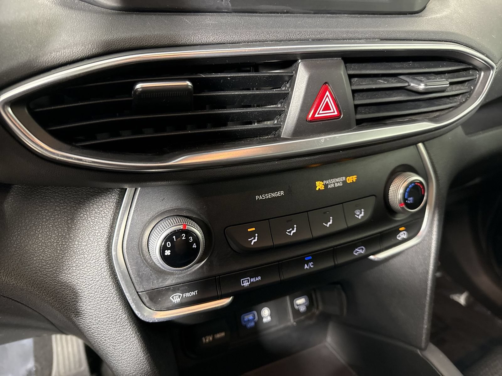 Used 2019 Hyundai Santa Fe SE AWD/4WD image 9