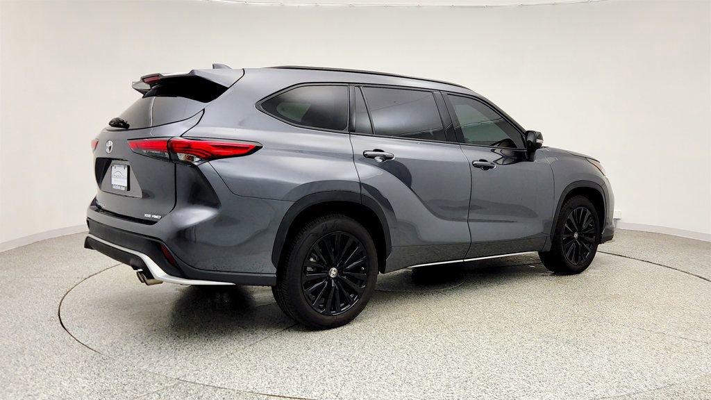 Used 2023 Toyota Highlander XSE image 5