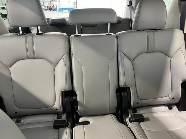 Used 2024 Honda Pilot Touring image 12