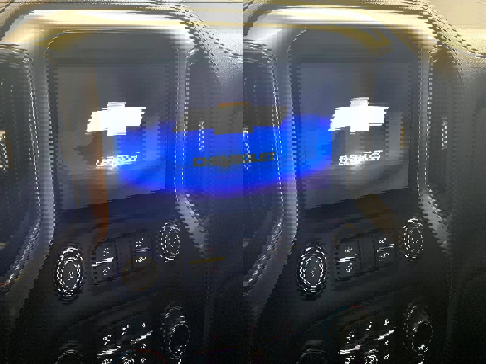 Used 2020 Chevrolet Silverado 1500 LT Trail Boss image 8