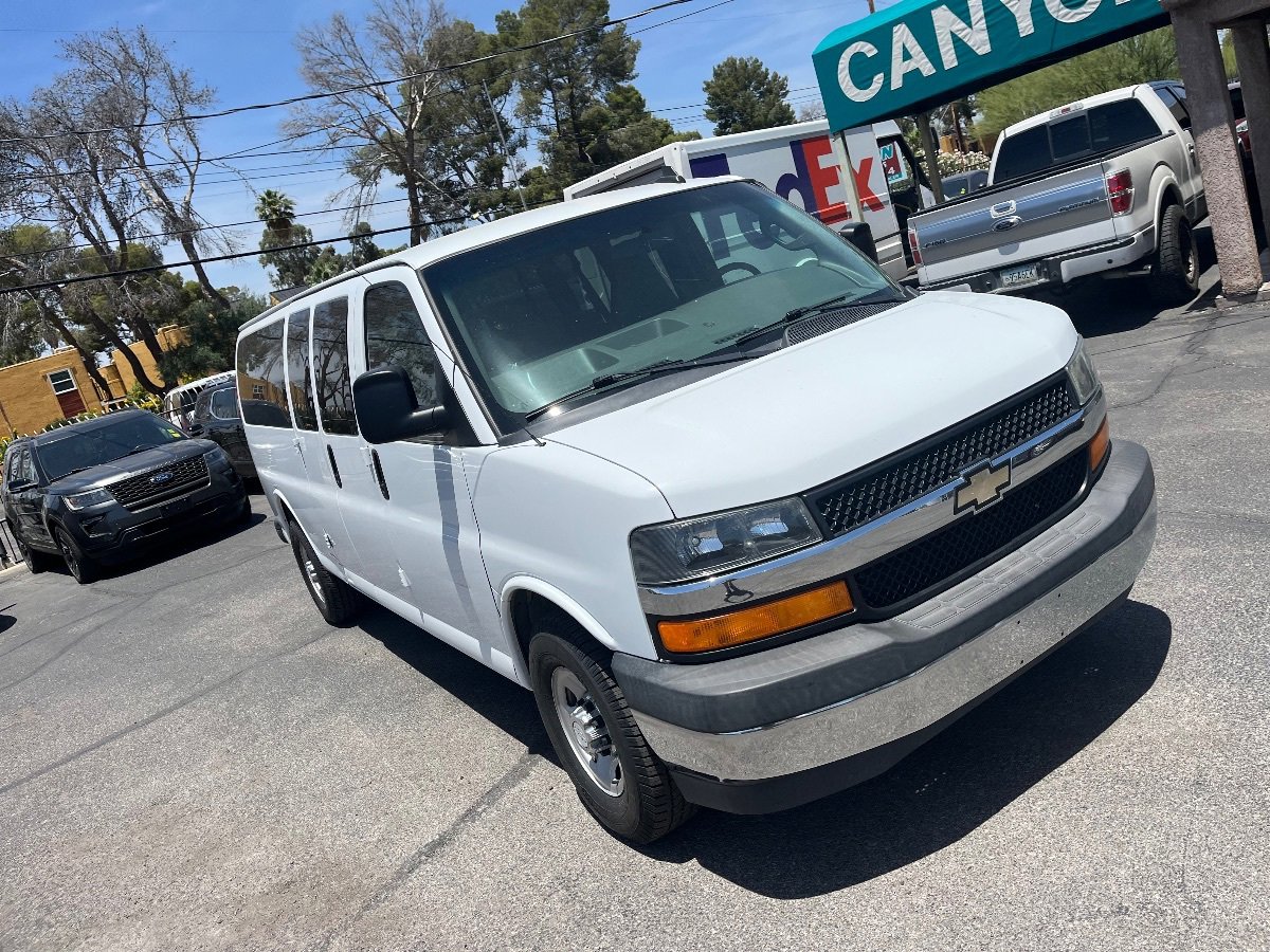 Used 2017 Chevrolet Express 3500 LT w/ LT Preferred Equipment Group RWD image 43