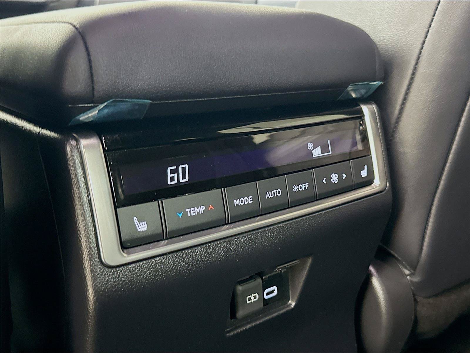 Used 2024 Lexus GX 550 w/ Accessory Package (Z1) AWD/4WD image 27