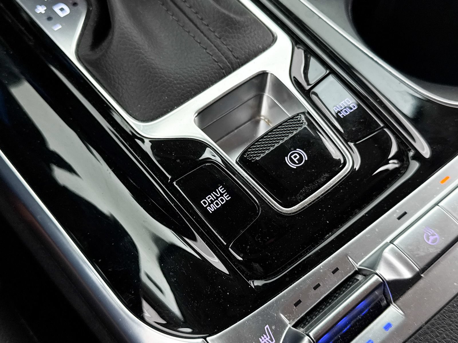 Certified 2024 Kia Carnival SX Prestige FWD image 10