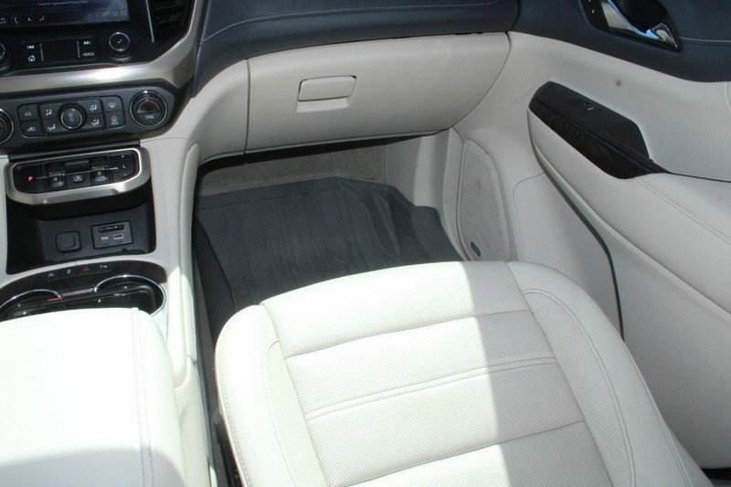 Used 2020 GMC Acadia Denali w/ LPO, Floor Liner Package image 16