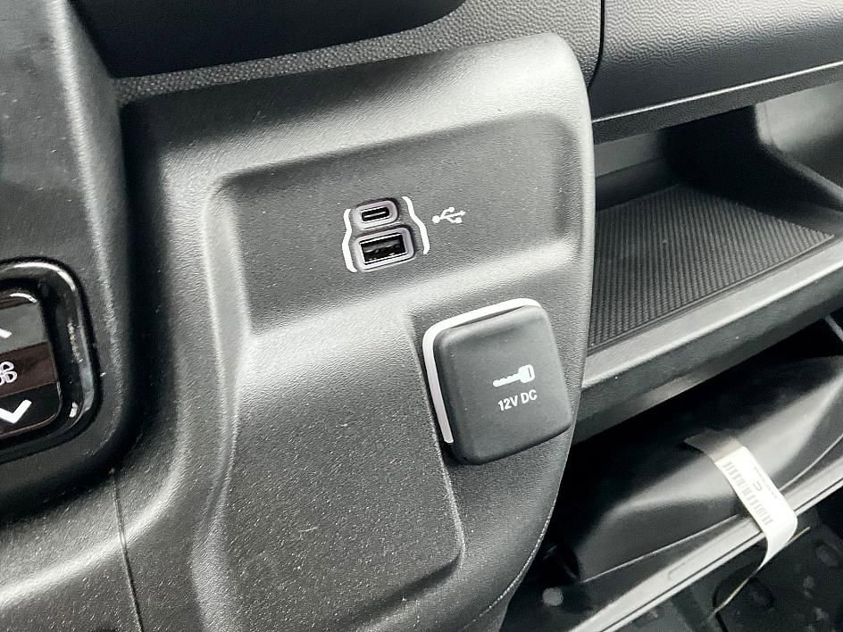 New 2026 RAM ProMaster 2500 w/ Convenience Group image 26