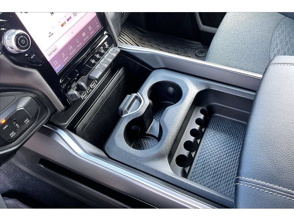 New 2026 RAM 3500 Big Horn AWD/4WD image 9