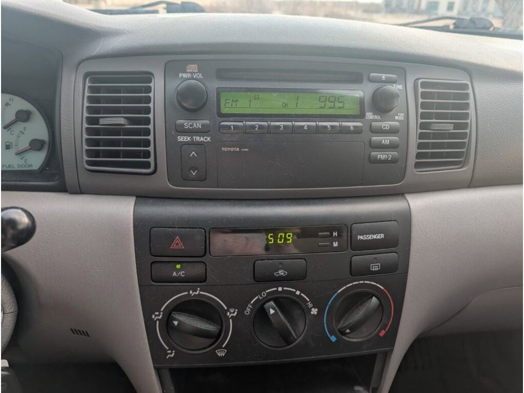 Used 2003 Toyota Corolla LE image 26