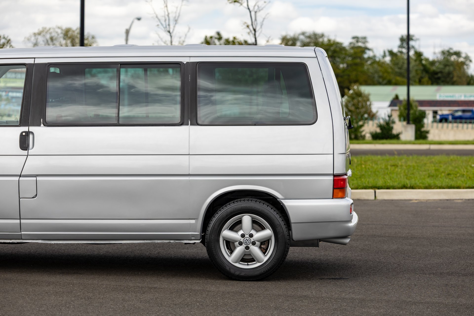 Used 2002 Volkswagen Eurovan MV FWD image 14