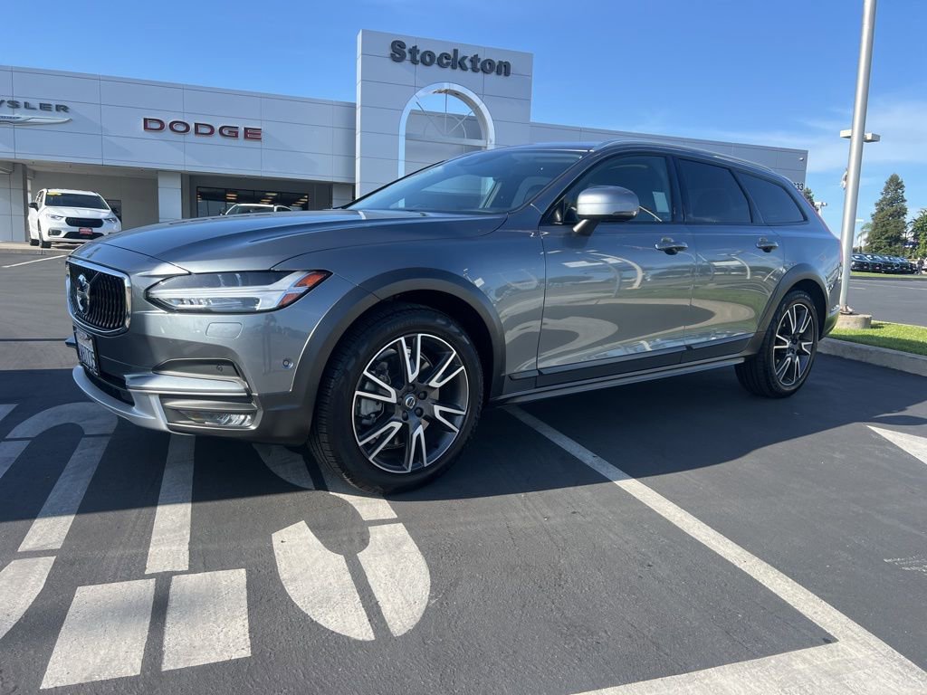 Used 2017 Volvo V90 T6 Cross Country AWD/4WD image 4