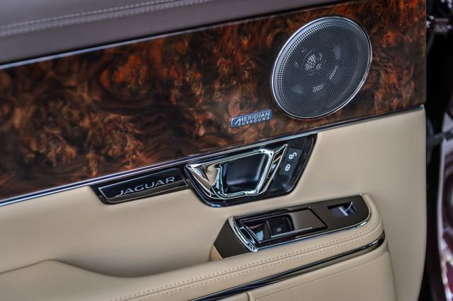 Used 2016 Jaguar XJ R-Sport RWD image 56