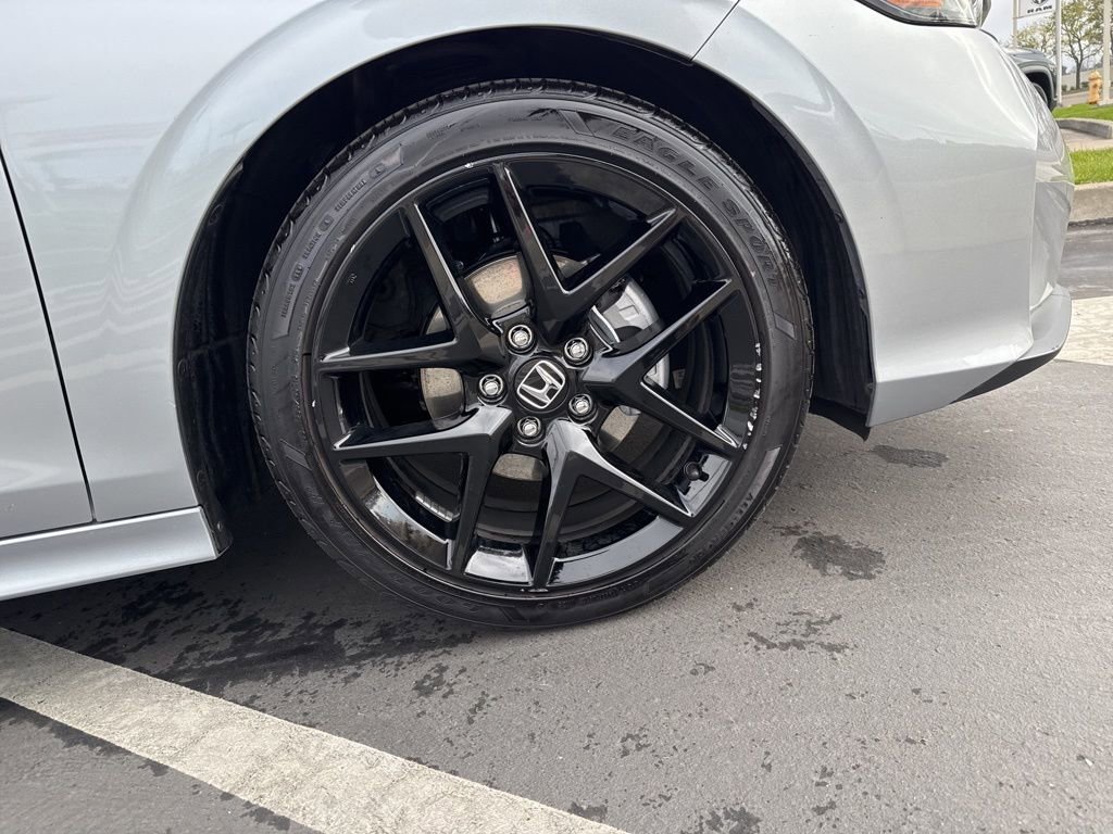 Used 2025 Honda Civic Sport image 11