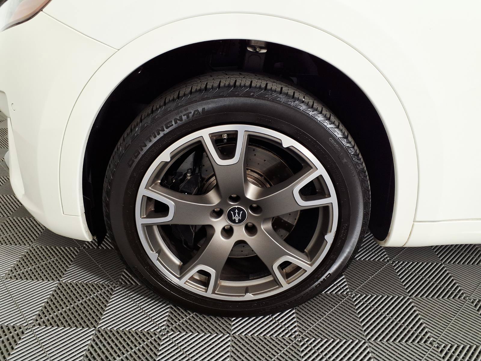Used 2022 Maserati Levante Modena AWD/4WD image 7