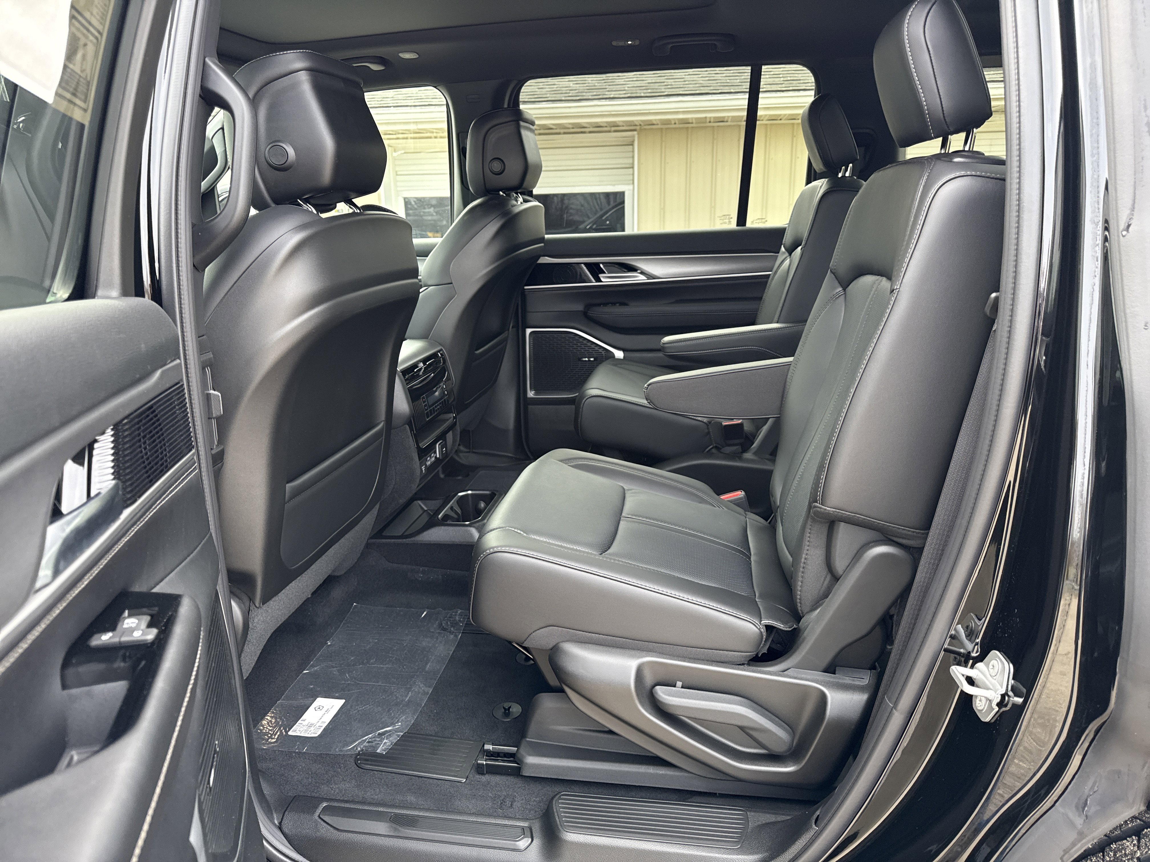 New 2026 Jeep Grand Wagoneer 4WD image 17