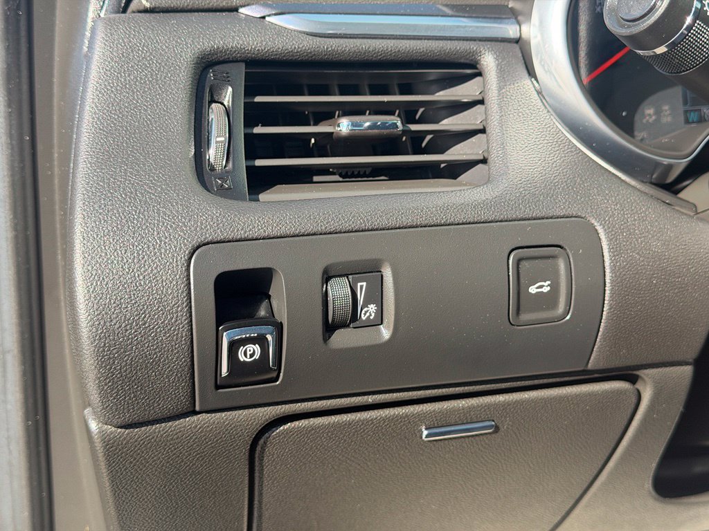 Used 2018 Chevrolet Impala LT w/ Sunroof and Spoiler Package FWD image 25