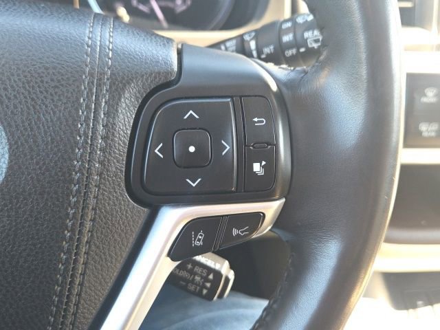 Used 2018 Toyota Highlander Limited FWD image 42
