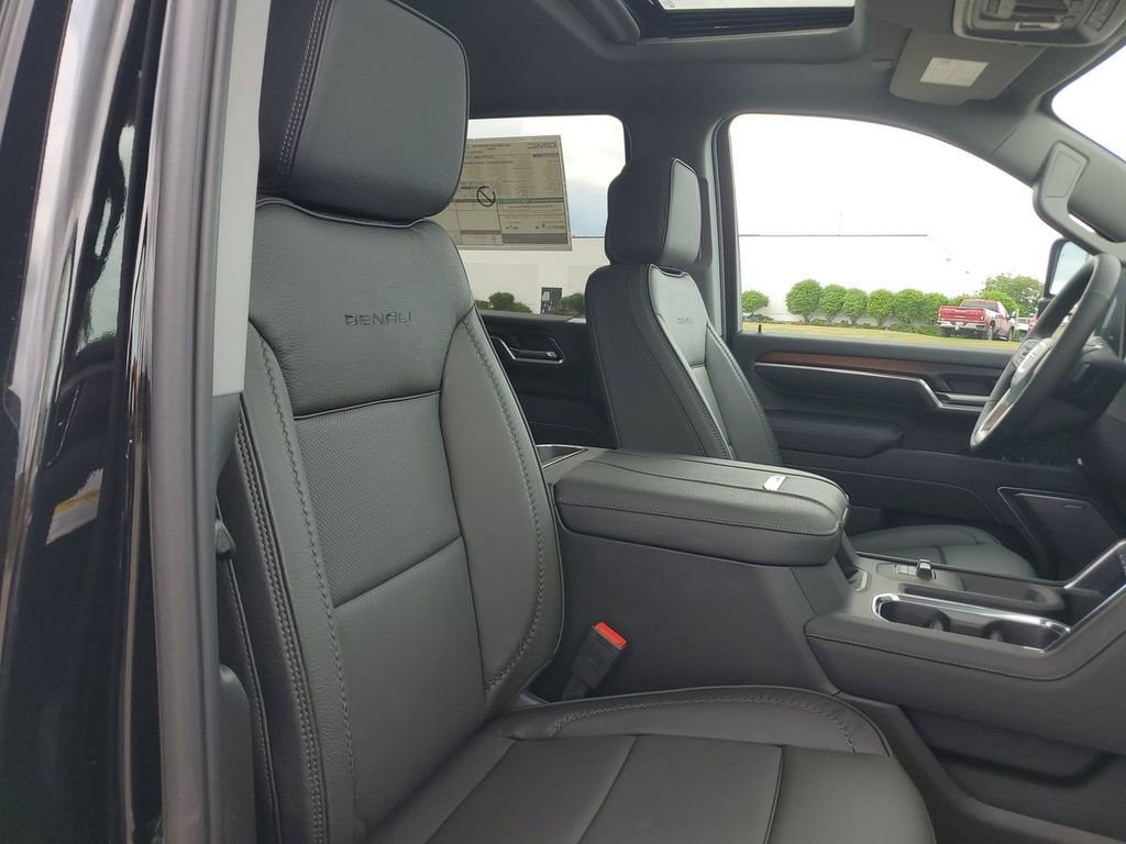 New 2025 GMC Sierra 2500 Denali w/ Denali Reserve Package image 30