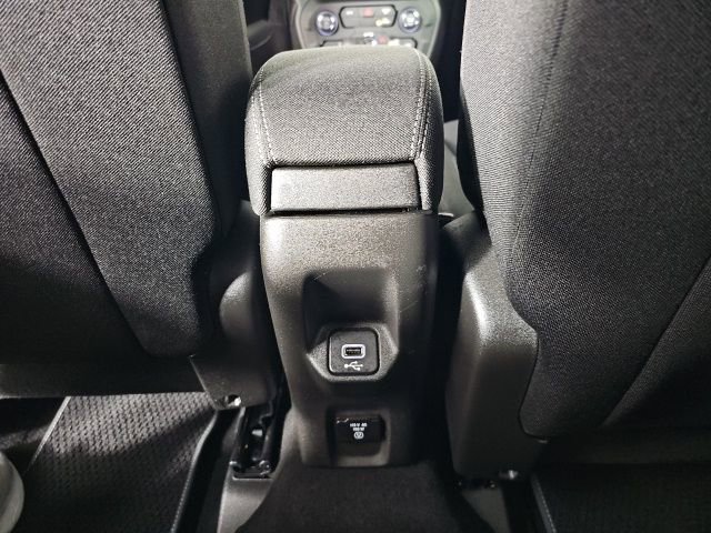 Used 2021 Jeep Renegade Latitude image 12