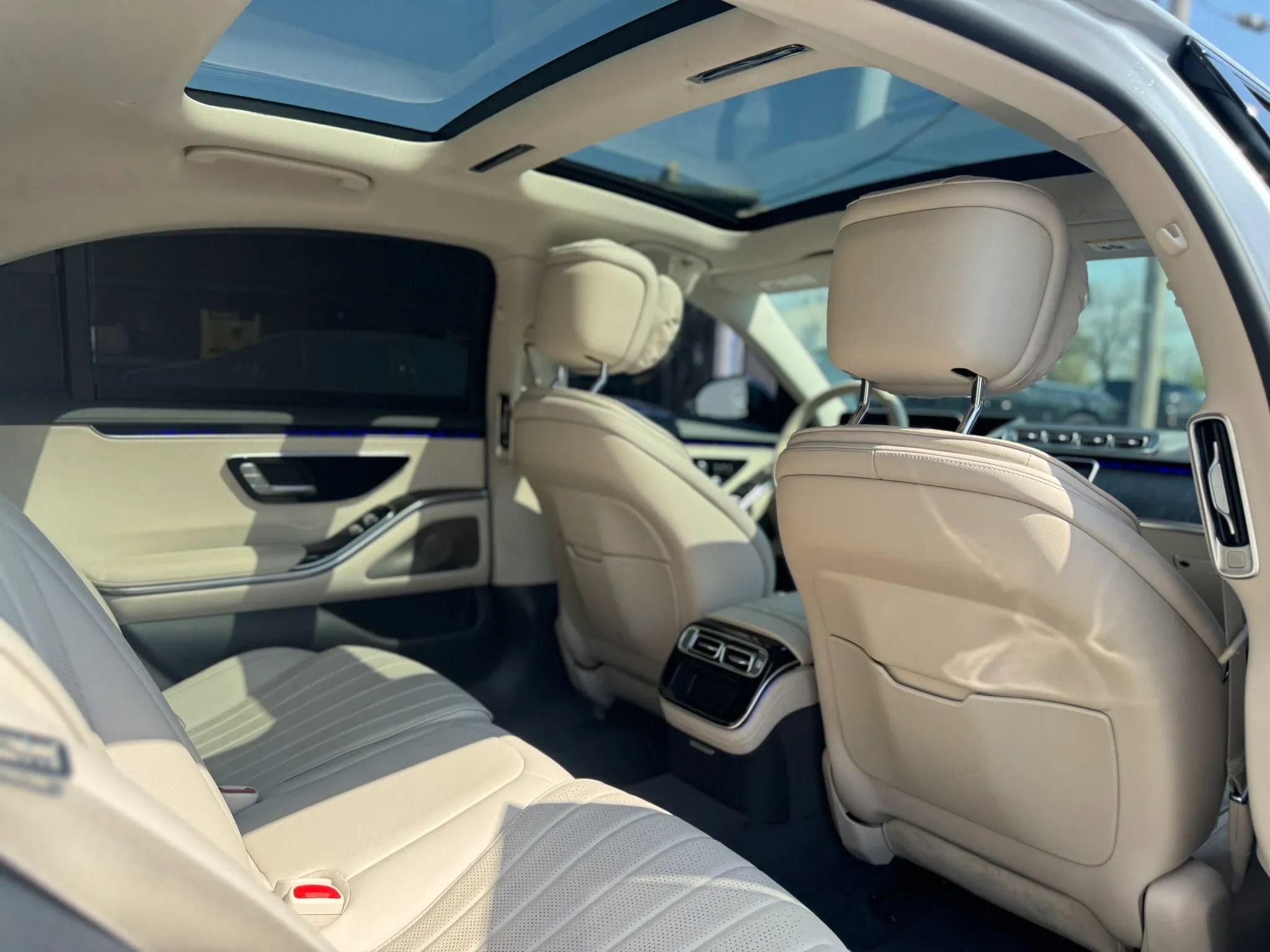 Used 2023 Mercedes-Benz S 580e 4MATIC Sedan w/ AMG Line image 28